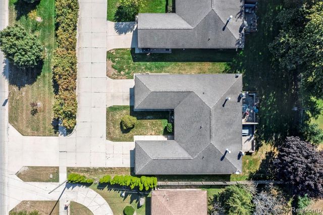 34457 Maple Lane Drive, Sterling Heights, MI 48312