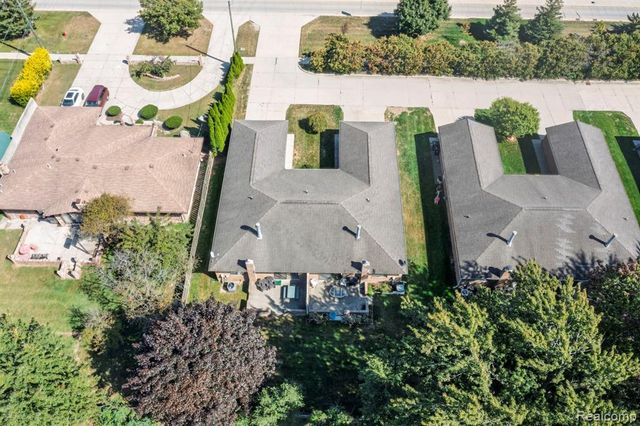 34457 Maple Lane Drive, Sterling Heights, MI 48312