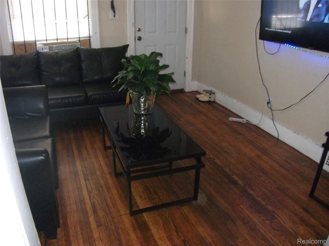 15017 WILDEMERE Street, Detroit, MI 48238