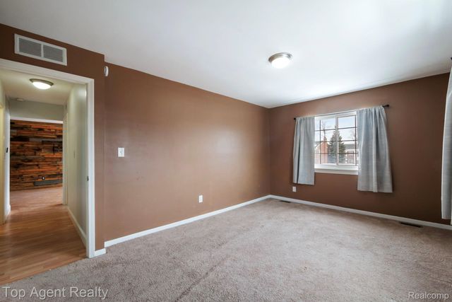 39417 Van Dyke Avenue 605, Sterling Heights, MI 48313