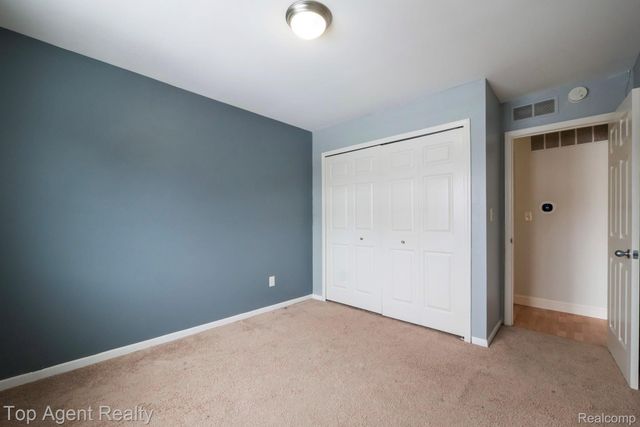 39417 Van Dyke Avenue 605, Sterling Heights, MI 48313