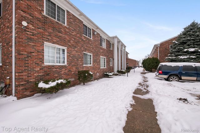 39417 Van Dyke Avenue 605, Sterling Heights, MI 48313