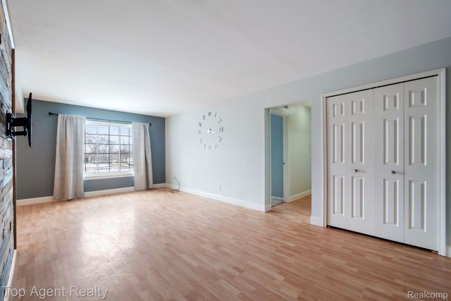 39417 Van Dyke Avenue 605, Sterling Heights, MI 48313