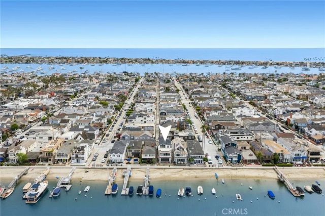 1105 N Bay Front, Newport Beach, CA 92662
