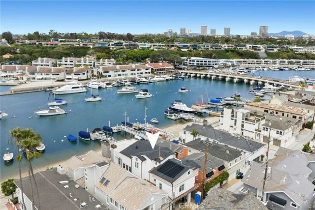 1105 N Bay Front, Newport Beach, CA 92662
