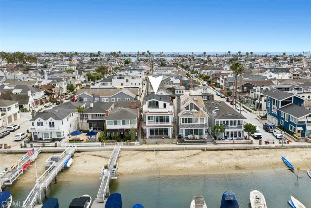 1105 N Bay Front, Newport Beach, CA 92662