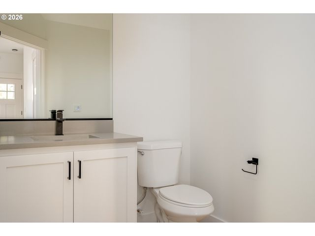 12090 Se Market St, Portland, OR 97216