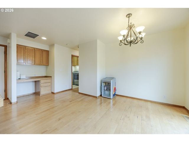 3362 BENTLEY Ave, Eugene, OR 97405