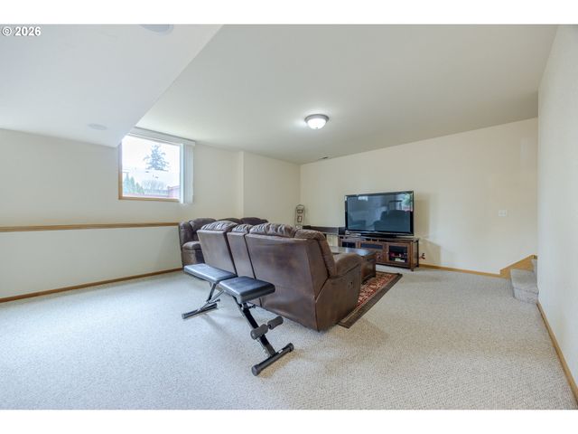 3362 BENTLEY Ave, Eugene, OR 97405