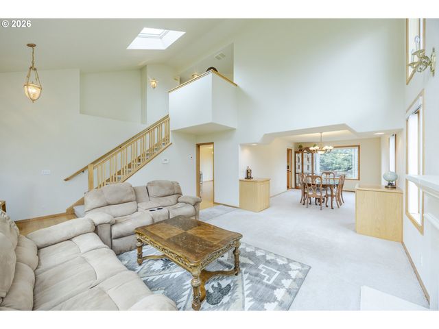 3362 BENTLEY Ave, Eugene, OR 97405