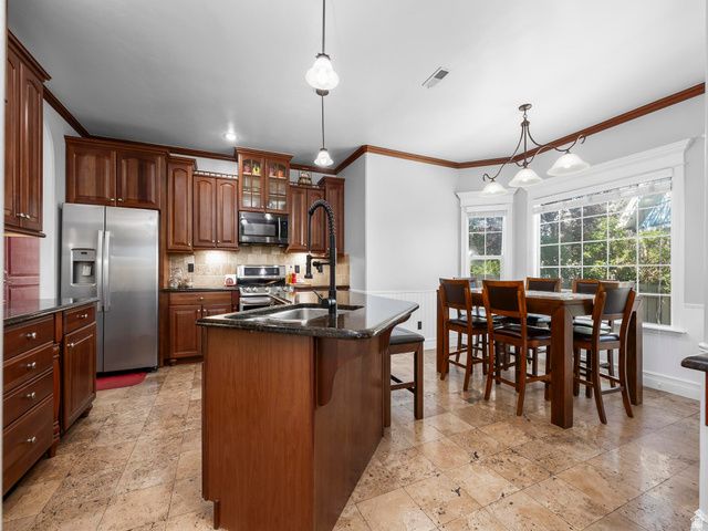 2639 W PEBBLE CREEK LN, Lehi, UT 84043