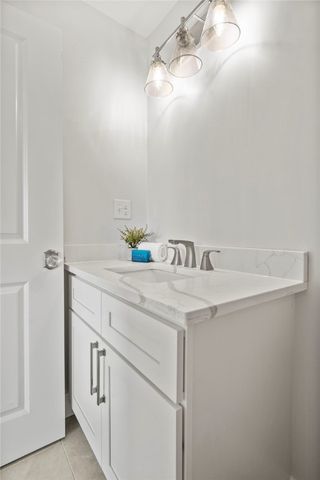 0 Greenwich Boulevard 203, East Greenwich, RI 02818