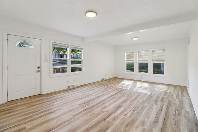 4120 57th Street, Des Moines, IA 50310