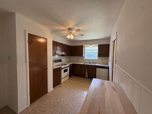 704 Arrow Lane, Kerrville, TX 78028