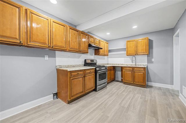 12582 Duchess Street, Detroit, MI 48224