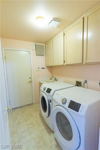 2880 Cooper Creek Drive, Henderson, NV 89074