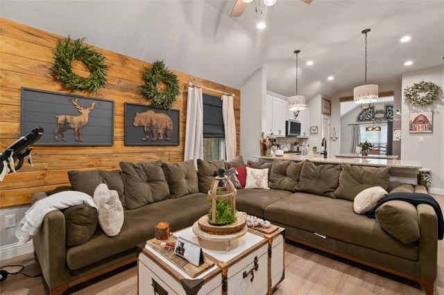 207 Newton Street, Valley View, TX 76272