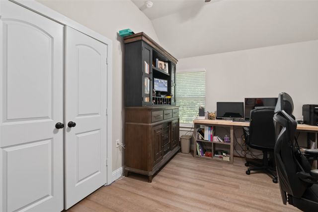 207 Newton Street, Valley View, TX 76272