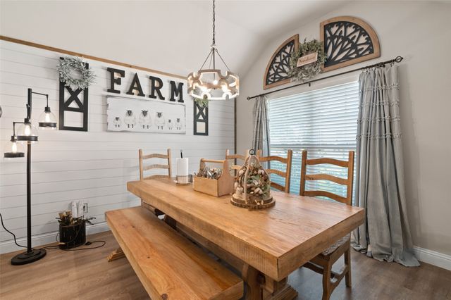 207 Newton Street, Valley View, TX 76272
