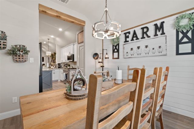 207 Newton Street, Valley View, TX 76272