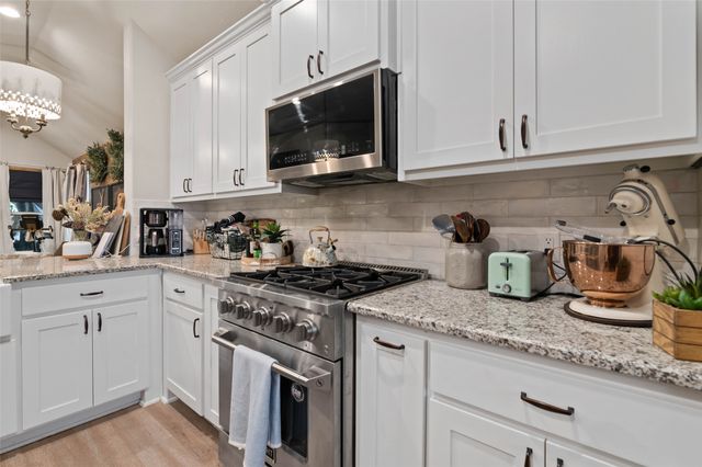 207 Newton Street, Valley View, TX 76272