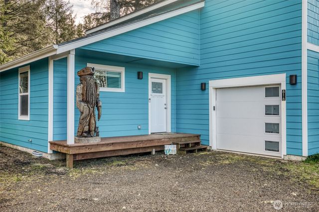 616 Sunset Avenue NE, Ocean Shores, WA 98569