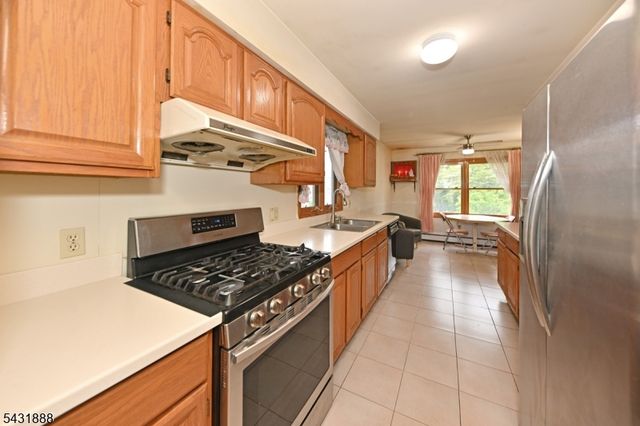 23 Ward St, Fair Lawn Boro, NJ 07410