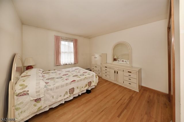 23 Ward St, Fair Lawn Boro, NJ 07410