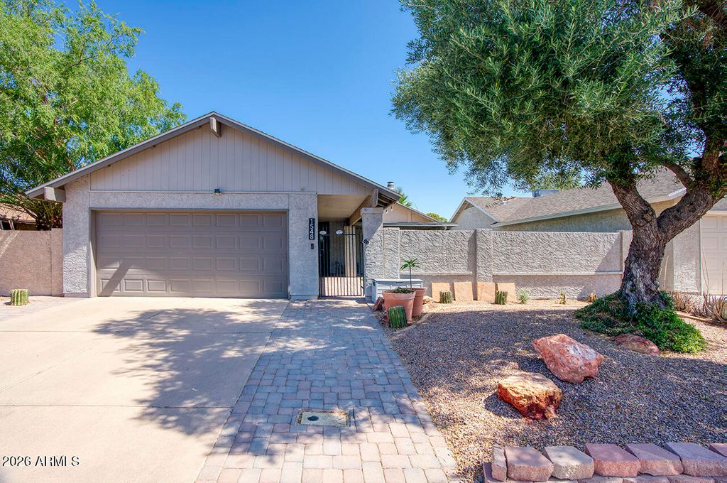Image 1 of property listing at 1548 W Jacinto Avenue, Mesa, AZ 85202