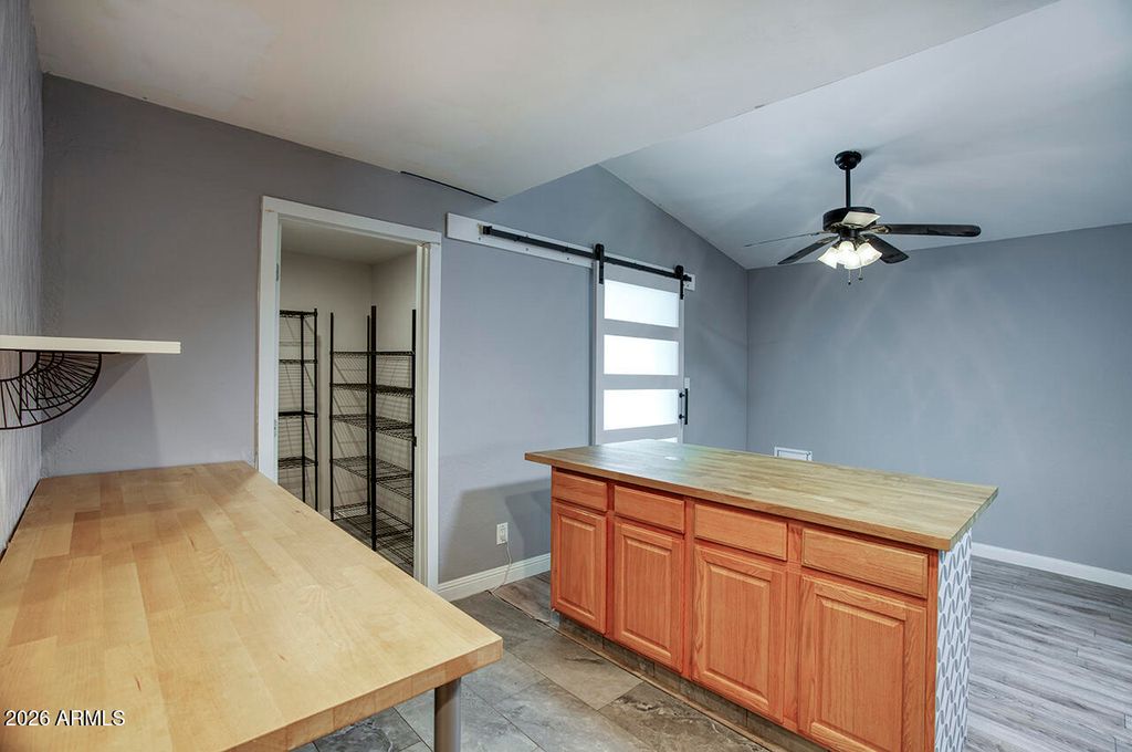 Image 10 of property listing at 1548 W Jacinto Avenue, Mesa, AZ 85202