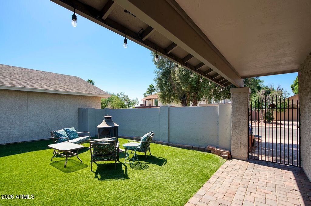 Image 3 of property listing at 1548 W Jacinto Avenue, Mesa, AZ 85202
