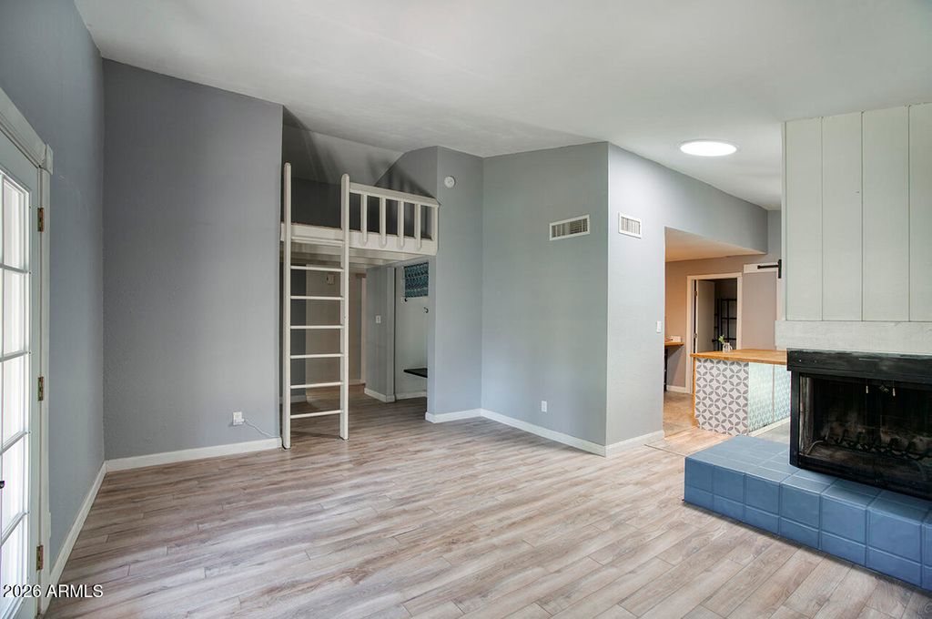 Image 7 of property listing at 1548 W Jacinto Avenue, Mesa, AZ 85202