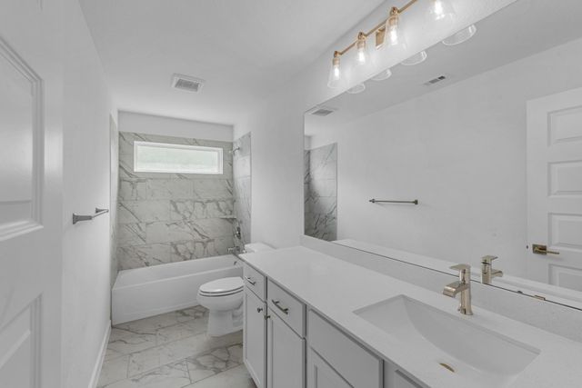 2104 Golden Spruce Lane, Conroe, TX 77301