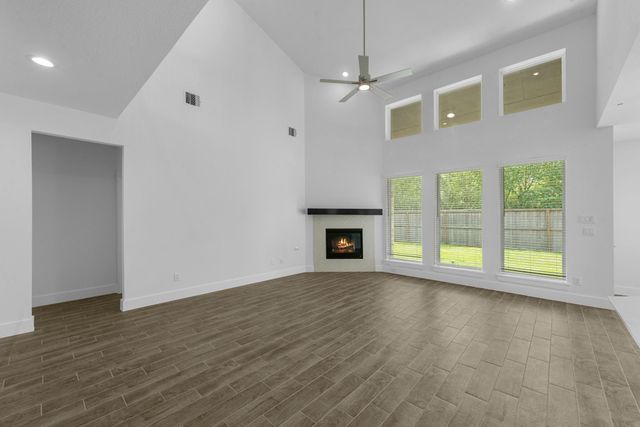 2104 Golden Spruce Lane, Conroe, TX 77301