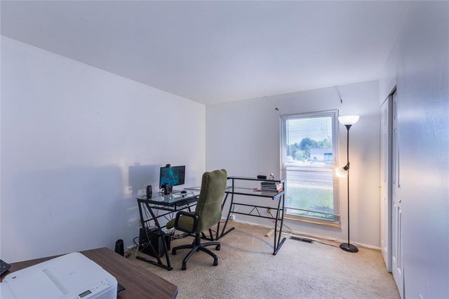 6691 Parker Road A, Florissant, MO 63033