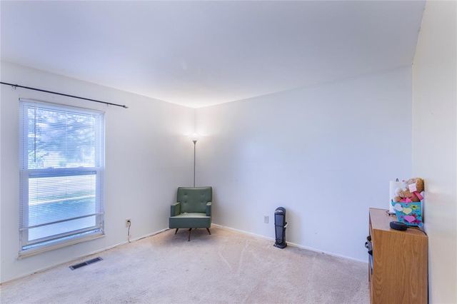 6691 Parker Road A, Florissant, MO 63033