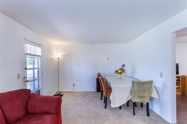 6691 Parker Road A, Florissant, MO 63033