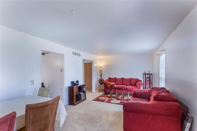 6691 Parker Road A, Florissant, MO 63033