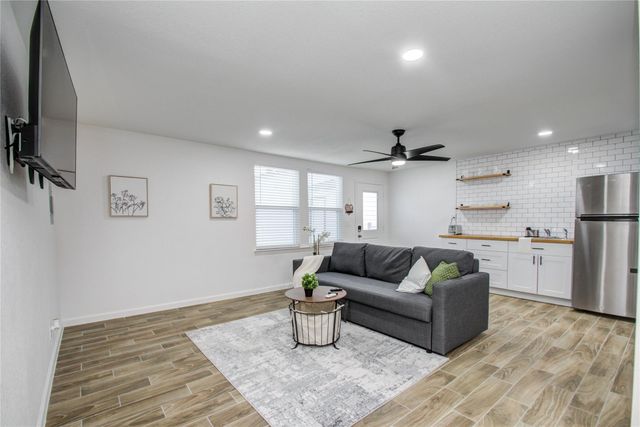 1924 Chapman Street C, Houston, TX 77009