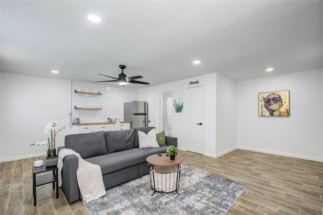 1924 Chapman Street C, Houston, TX 77009