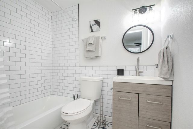 1924 Chapman Street C, Houston, TX 77009