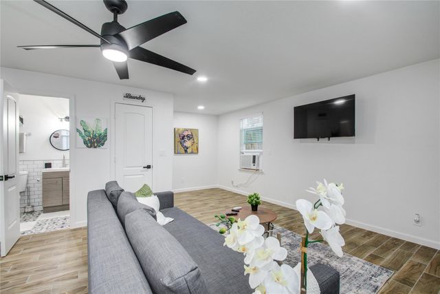 1924 Chapman Street C, Houston, TX 77009