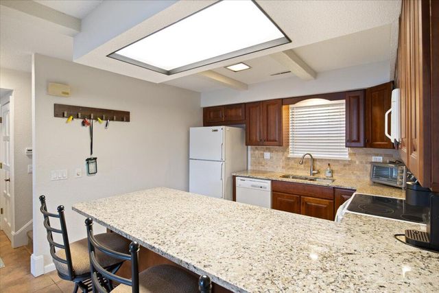 365 OSAGE HERITAGE CIR 2C, Linn Creek, MO 65052