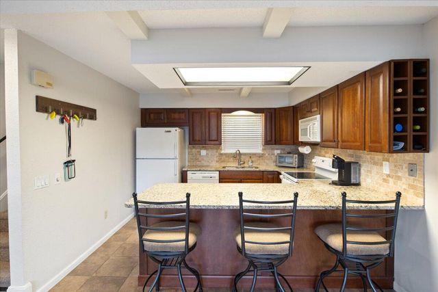 365 OSAGE HERITAGE CIR 2C, Linn Creek, MO 65052