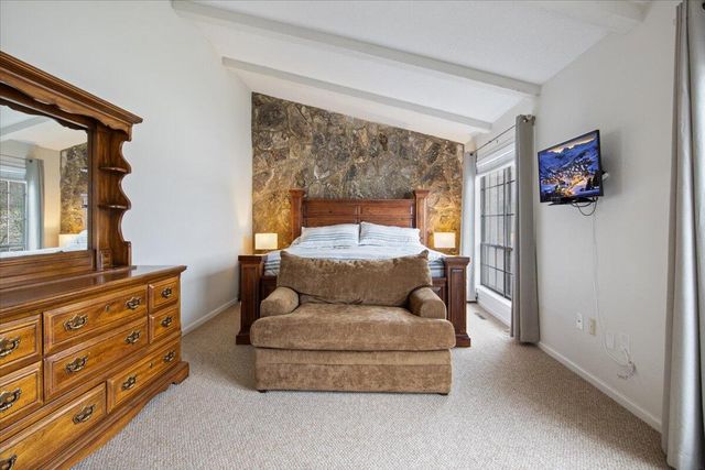 365 OSAGE HERITAGE CIR 2C, Linn Creek, MO 65052