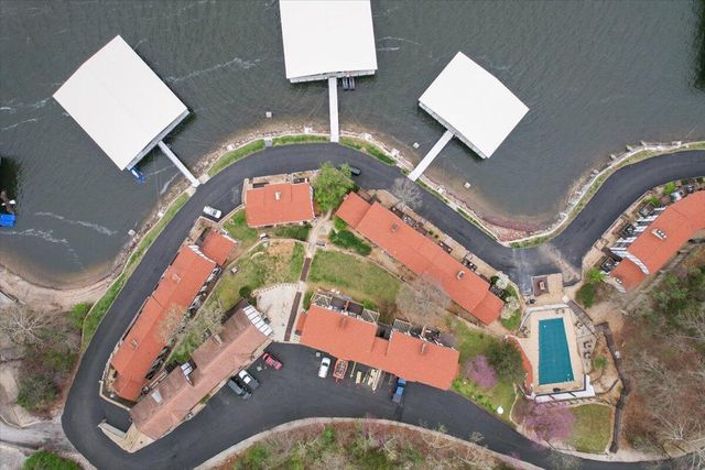 365 OSAGE HERITAGE CIR 2C, Linn Creek, MO 65052