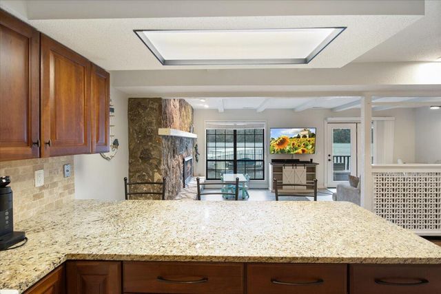 365 OSAGE HERITAGE CIR 2C, Linn Creek, MO 65052