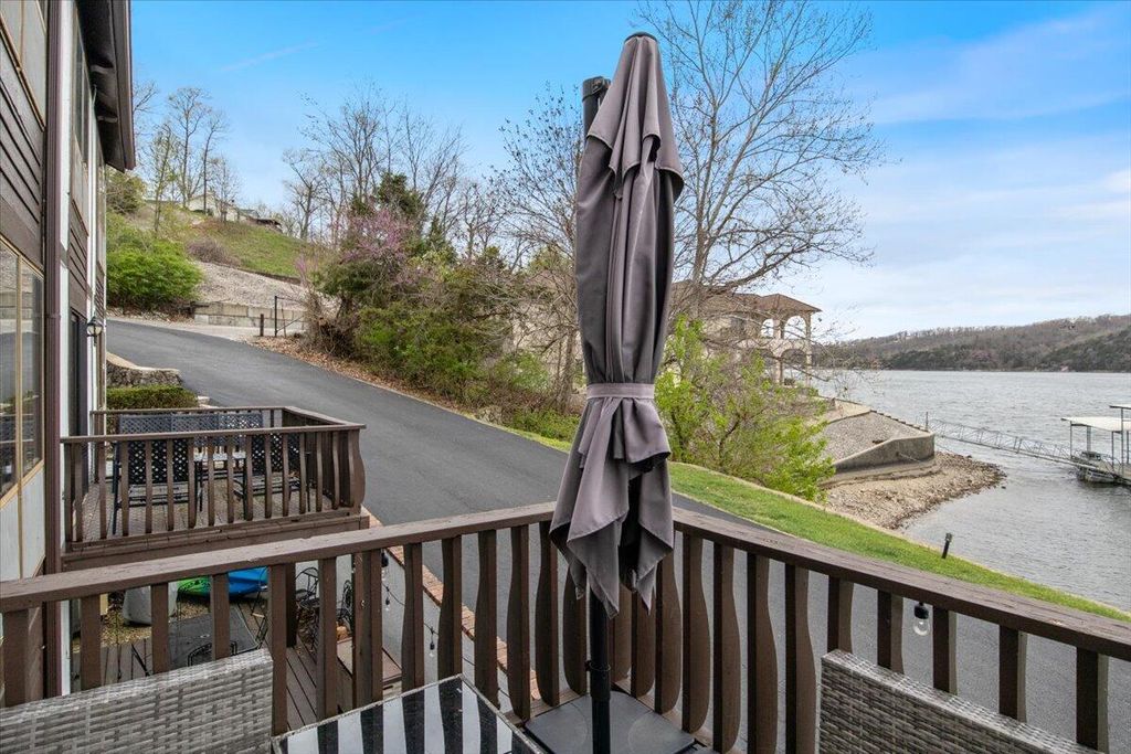 365 OSAGE HERITAGE CIR 2C, Linn Creek, MO 65052