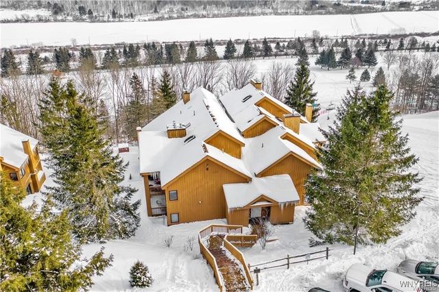 E 102 Snowpine Village 5915, Great Valley, NY 14741