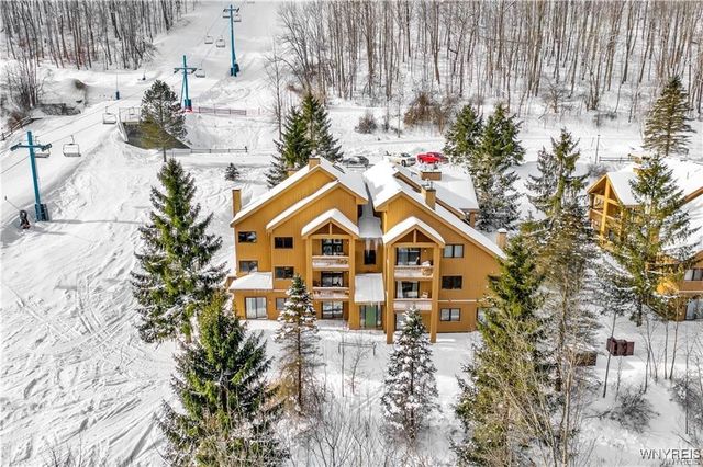 E 102 Snowpine Village 5915, Great Valley, NY 14741